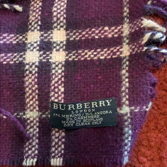 Burberry Accessories - Burberry wool scarf